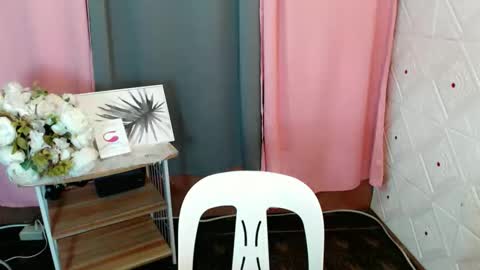 Snapshot of rosella_xx chatting on 01/10/26, 10:39 TONETH online show from 01/10/26, 10:39