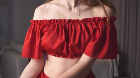 Snapshot of rosellegaeta chatting on 12/20/25, 03:35 Elsa online show from 12/20/25, 03:35