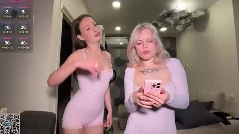 Sophie and Sarah online show from 03/24/26, 06:35