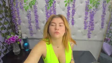 Snapshot of roselyn_arnold chatting on 11/01/25, 12:51 Julieta online show from 11/01/25, 12:51