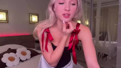 Snapshot of roselyn_rose chatting on 11/19/25, 02:50 Roselyn online show from 11/19/25, 02:50