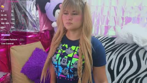 Snapshot of rosemiller01 chatting on 11/19/25, 12:10 BabyRose online show from 11/19/25, 12:10