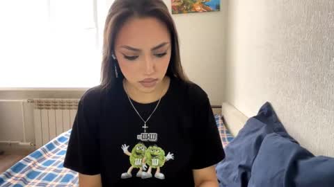 Mimi online show from 10/15/25, 10:59