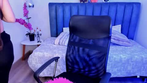 Rose Taylor online show from 10/16/25, 01:45