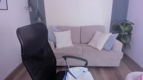 Rose Taylor online show from 07/04/26, 02:01