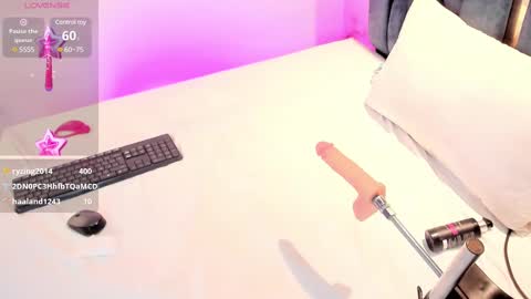 Snapshot of rosetemple chatting on 02/09/25, 08:54 Rose online show from 02/09/25, 08:54