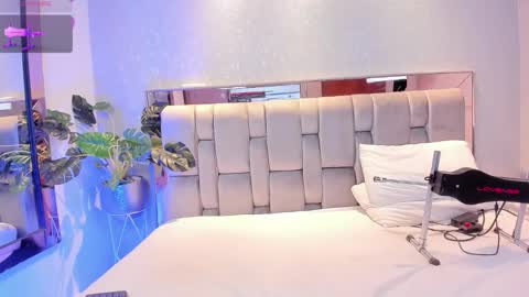 Snapshot of rosetemple chatting on 12/03/25, 05:15 Rose online show from 12/03/25, 05:15