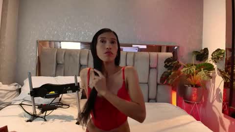 Snapshot of rosetemple chatting on 02/14/26, 04:53 Rose online show from 02/14/26, 04:53