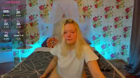 rosethomas_ online show from 11/16/25, 08:09