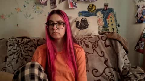 Snapshot of rosettahadges chatting on 04/13/26, 08:53 Amlija online show from 04/13/26, 08:53