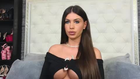 Gabriela online show from 11/06/25, 08:04