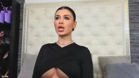 Gabriela online show from 01/10/26, 07:43