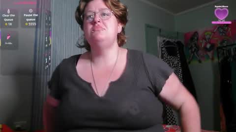 Snapshot of rosey231357695 chatting on 12/15/25, 07:56 Rosey online show from 12/15/25, 07:56