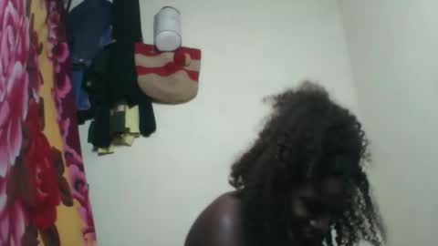 Snapshot of roseyaa chatting on 09/11/25, 06:52 Roseyaa online show from 09/11/25, 06:52