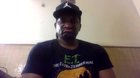 Snapshot of roshun69 chatting on 05/11/26, 05:13 Roshun Haynes online show from 05/11/26, 05:13