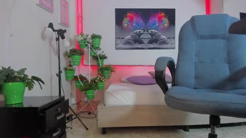 rosi_cooper online show from 10/04/25, 10:46