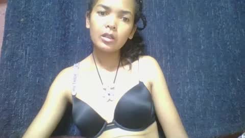 Snapshot of rosia685234 chatting on 02/23/25, 11:33 rosia685234 online show from 02/23/25, 11:33