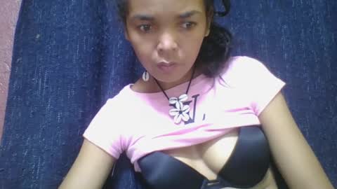 Snapshot of rosia685234 chatting on 02/23/25, 02:35 rosia685234 online show from 02/23/25, 02:35