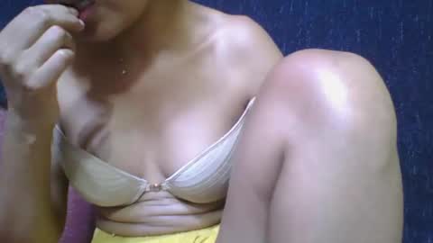 rosia685234 online show from 12/01/25, 09:58