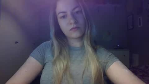 Snapshot of rosie_june chatting on 04/21/26, 07:03 Rosie online show from 04/21/26, 07:03