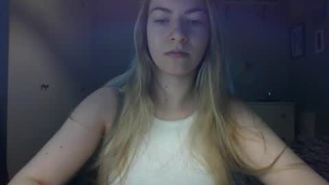 Snapshot of rosie_june chatting on 04/29/26, 06:50 Rosie online show from 04/29/26, 06:50