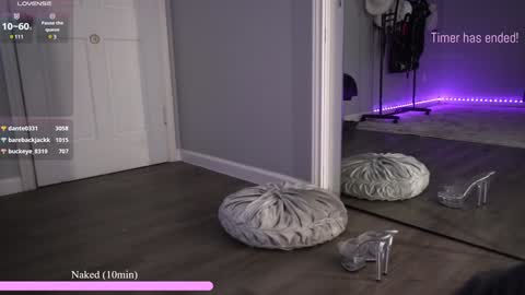 Rosie Bones online show from 01/21/25, 01:39