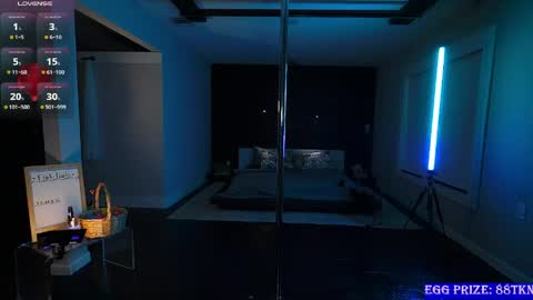 Rosie Bones online show from 04/11/26, 10:14