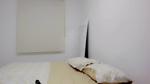 Snapshot of rosiegirl_ chatting on 07/16/26, 12:05 Rosie Independent model online show from 07/16/26, 12:05