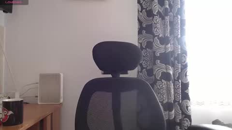 Snapshot of rosiehayes chatting on 11/17/25, 10:21 RosieHayes online show from 11/17/25, 10:21