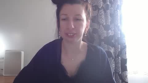 RosieHayes online show from 11/26/25, 08:37