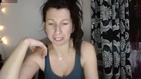 RosieHayes online show from 12/13/25, 08:47