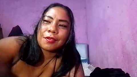 Snapshot of rosmerynava chatting on 12/14/24, 02:01 rosmerynavarro online show from 12/14/24, 02:01