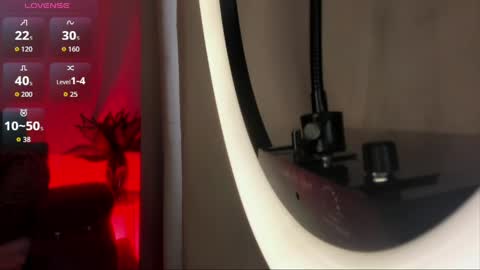 Snapshot of ross_lee chatting on 04/07/26, 09:37 ross_lee online show from 04/07/26, 09:37