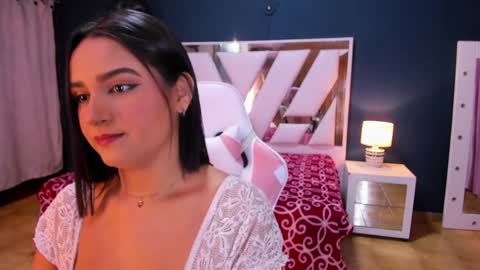 Snapshot of rossa_selene chatting on 01/30/25, 03:00 Rossa online show from 01/30/25, 03:00