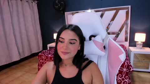 Snapshot of rossa_selene chatting on 01/31/25, 06:35 Rossa online show from 01/31/25, 06:35