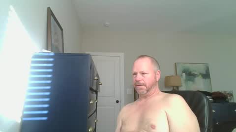 Snapshot of rossd1961 chatting on 12/21/24, 02:26 nanook online show from 12/21/24, 02:26