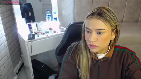 rosse jeane v online show from 12/23/25, 03:04