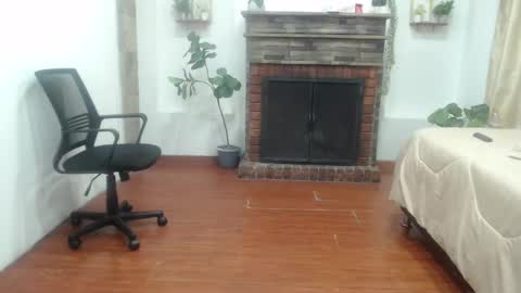 Snapshot of rosse_meyer chatting on 10/18/25, 06:30 MY NAME IS ROSSE online show from 10/18/25, 06:30