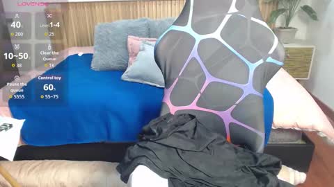 Snapshot of rosse_meyer chatting on 10/26/25, 03:40 MY NAME IS ROSSE online show from 10/26/25, 03:40