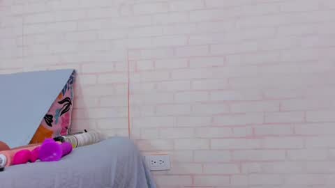 Snapshot of rosse_thompson11 chatting on 01/18/25, 07:15 rosse_thompson11 online show from 01/18/25, 07:15