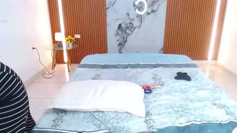 Rossi Hill online show from 03/08/26, 02:04