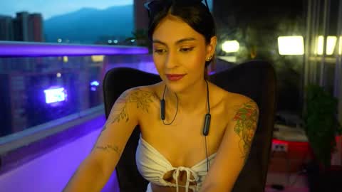 Snapshot of rosseyquiin chatting on 11/23/25, 10:31 Rossey online show from 11/23/25, 10:31