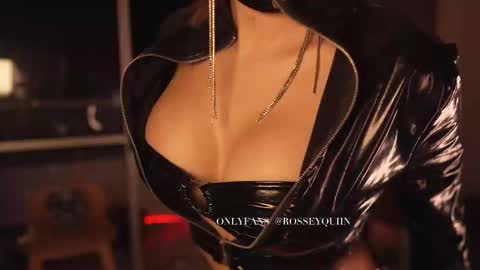 Snapshot of rosseyquiin chatting on 01/17/26, 11:30 Rossey online show from 01/17/26, 11:30