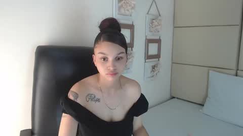 Snapshot of rossi_baker chatting on 02/27/25, 10:20 Rossi online show from 02/27/25, 10:20