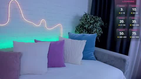 Snapshot of rossy_babe_ chatting on 11/21/25, 11:47 Rossy online show from 11/21/25, 11:47