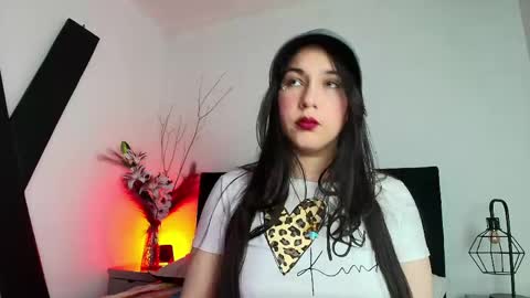 Snapshot of rossy_marks chatting on 05/16/26, 01:32 rossy_marks online show from 05/16/26, 01:32