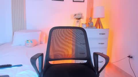 rossy_x online show from 11/14/25, 05:11