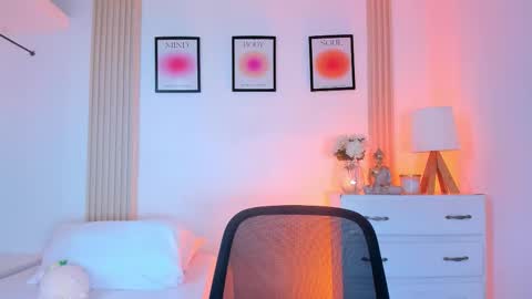 rossy_x online show from 11/19/25, 06:19