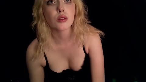 Snapshot of rosy_petal chatting on 10/07/25, 11:07 rosy_petal online show from 10/07/25, 11:07