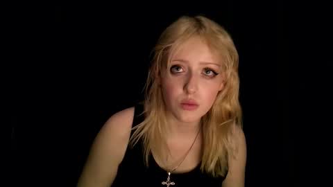 Snapshot of rosy_petal chatting on 10/16/25, 05:58 rosy_petal online show from 10/16/25, 05:58